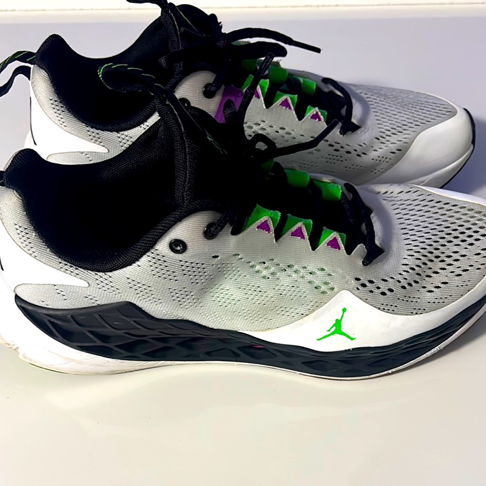 Jordan - Like New - White and Black Athletic Shoes with Green Accents